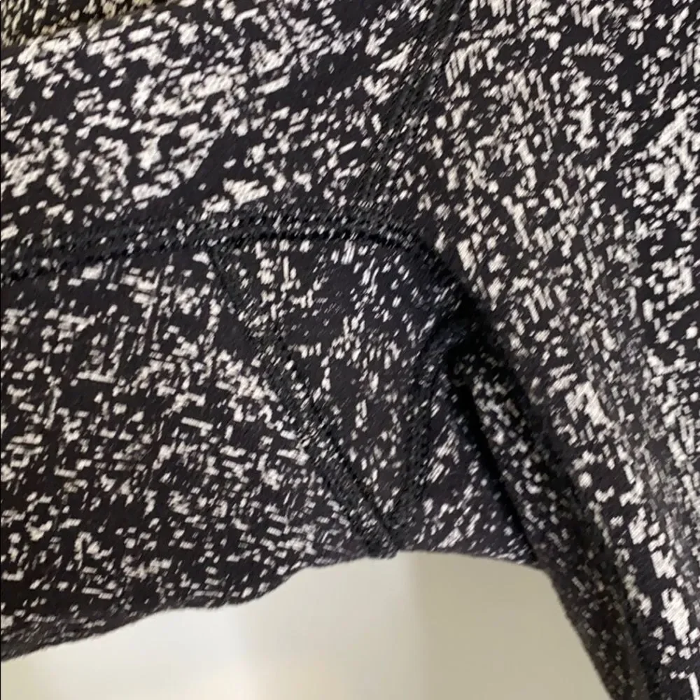 Lululemon Hi-Rise Fit Physique Crop Leggings Size 4